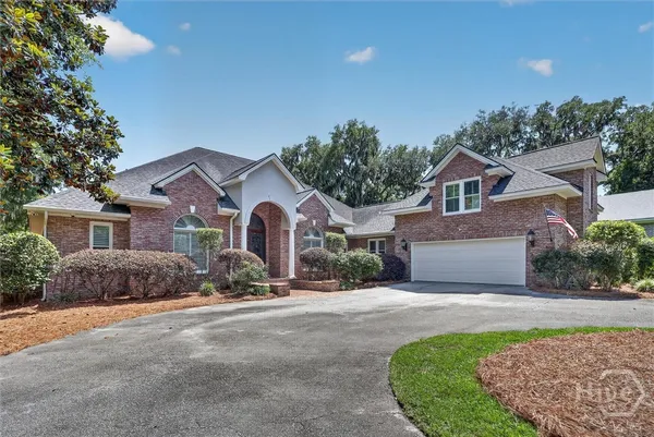 $899,900 | 56 Mingarry Drive, Richmond Hill, GA 31324