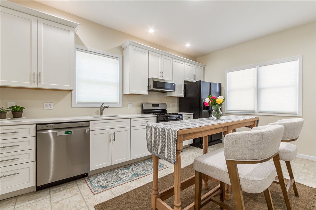 210 Henrietta Street Rochester, NY 14620 - Photo 16 of 30