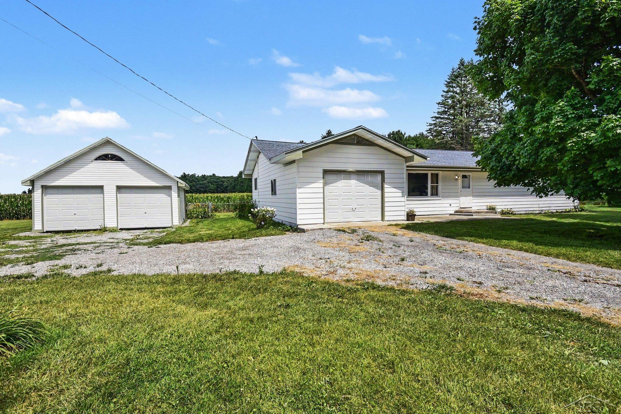 14460 Collier Road Hemlock, MI 48626 - Photo 3 of 35 Gallery Image 3