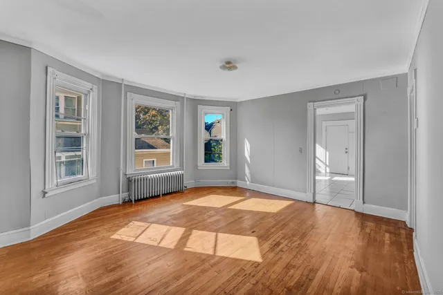 $1,450 | 221 Willow Street, Waterbury, CT 06710