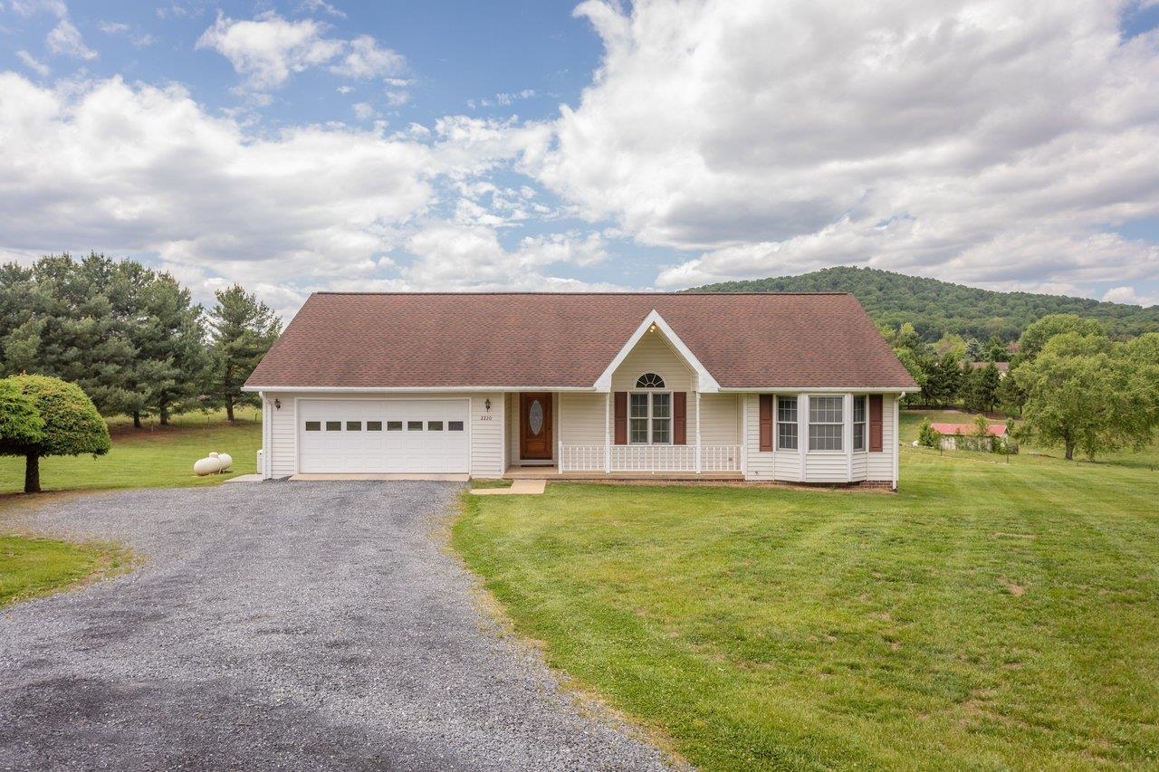 2220 Pine Woods Road Quicksburg, VA 22847 - Photo 4 of 75 Front Porch
