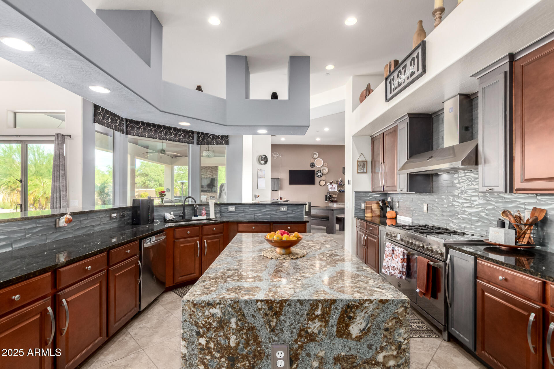 9156 West Bajada Road Peoria, AZ 85383 - Photo 18 of 88 23 Bajada