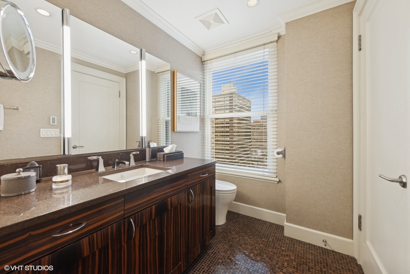 3100 North Sheridan Road, Unit 9C Chicago, IL 60657 - Photo 23 of 37