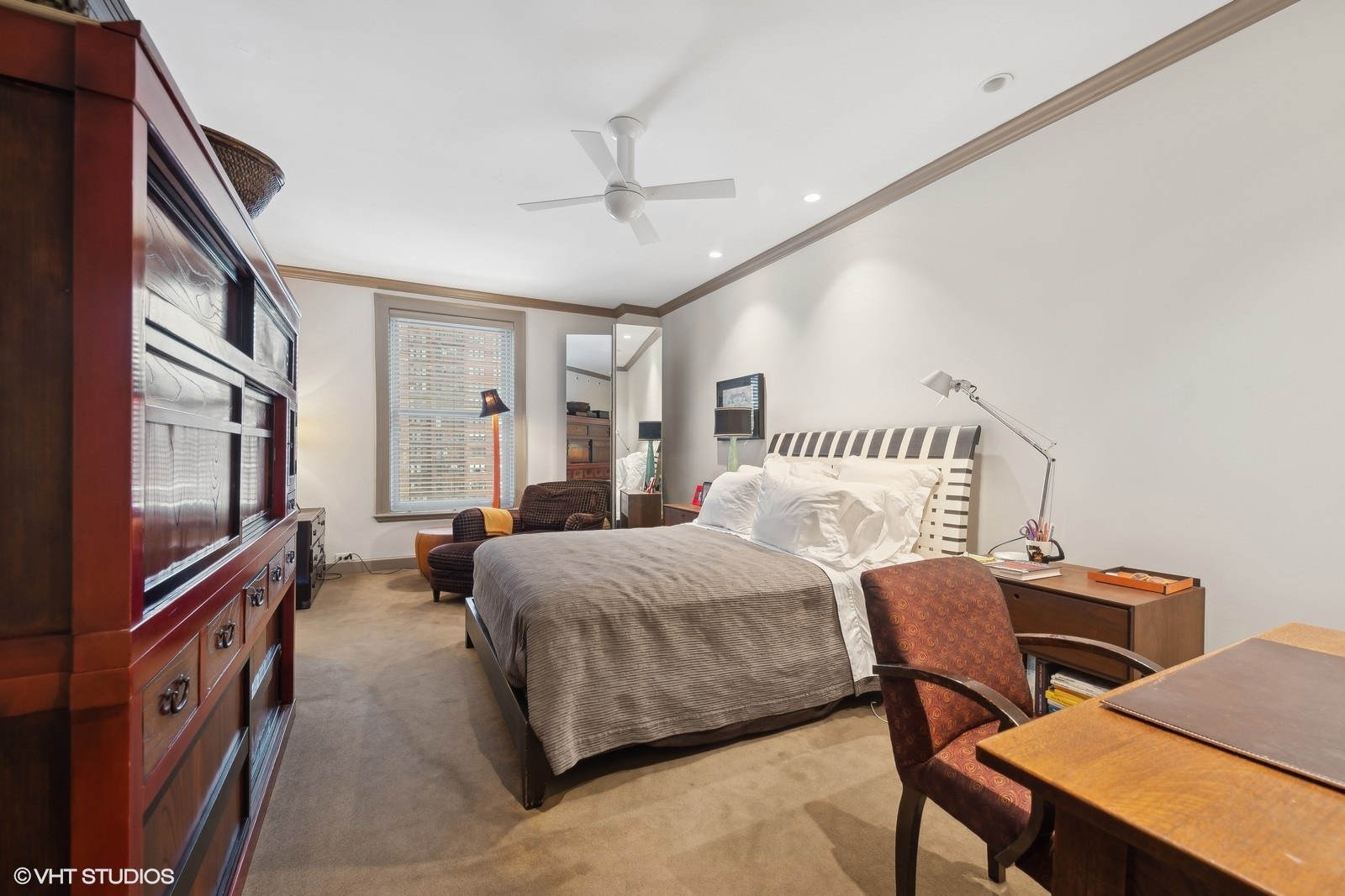 3100 North Sheridan Road, Unit 9C Chicago, IL 60657 - Photo 26 of 37