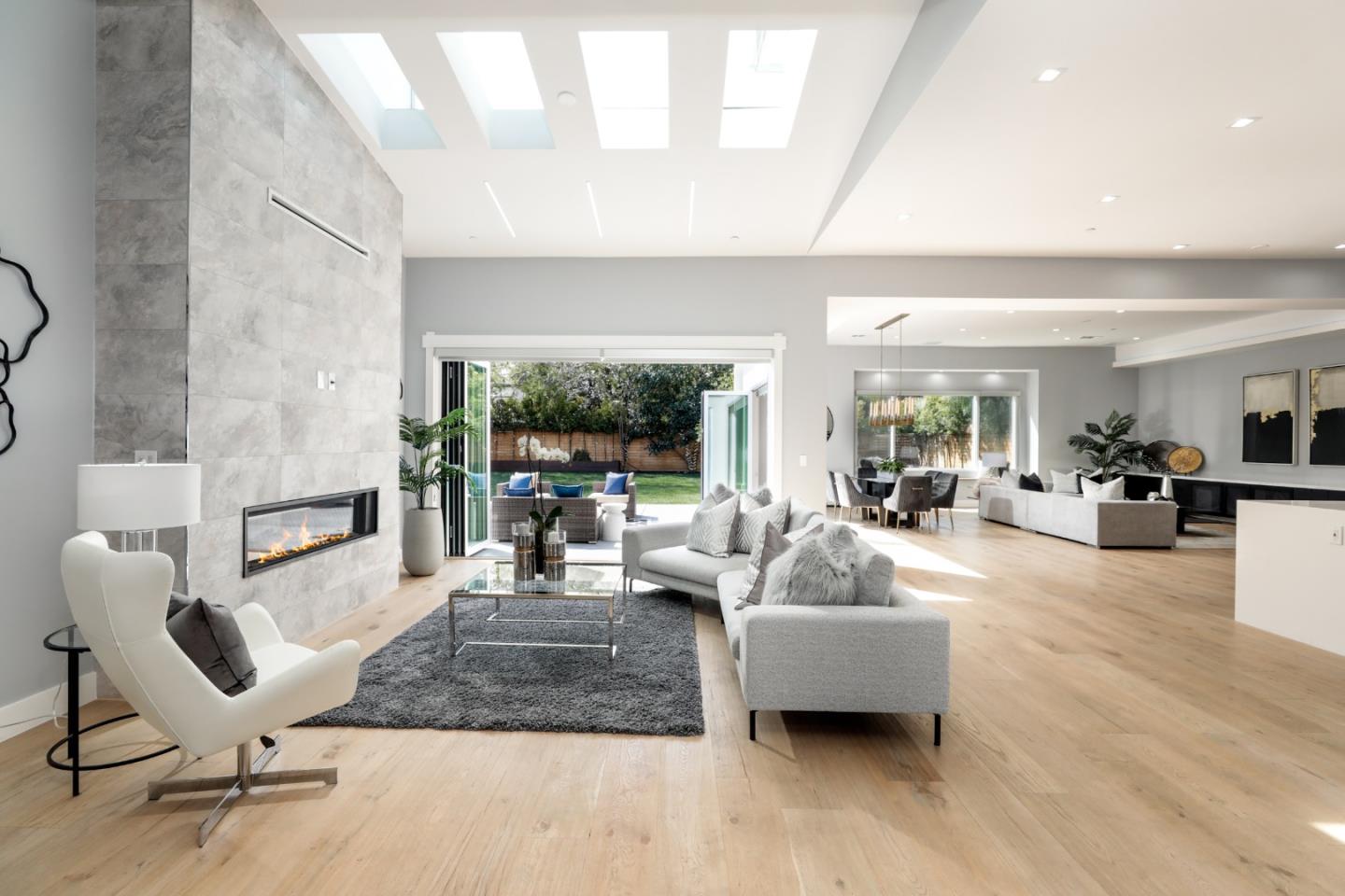 249 Monroe Drive Mountain View, CA 94040 - Photo 4 of 50 a living room with furniture and a wooden floor