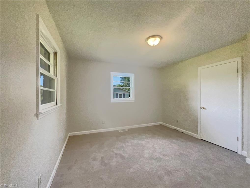 403 Heitman Road Thomasville, NC 27360 - Photo 16 of 18 Gallery Image 16