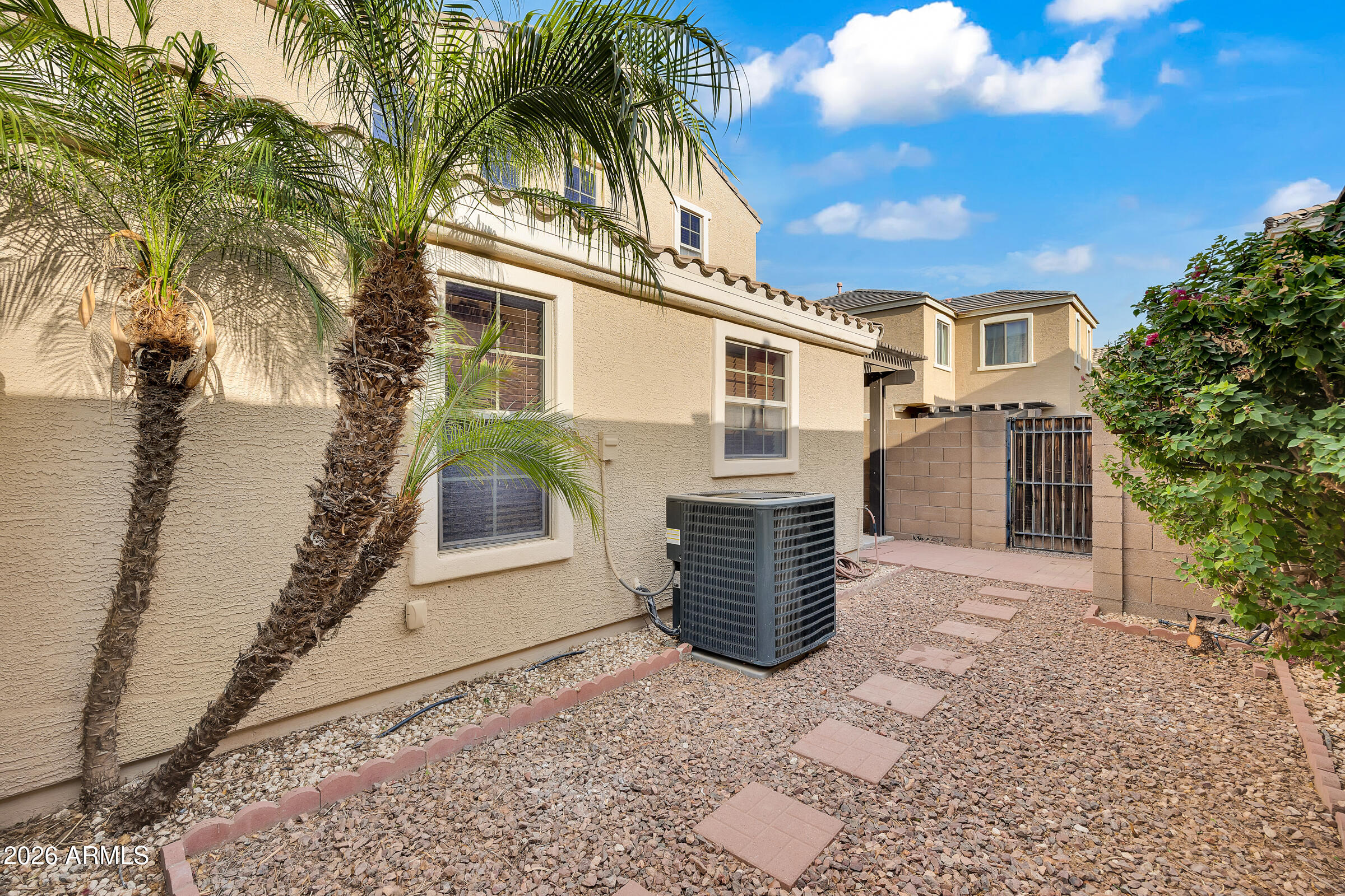 1662 South Martingale Road Gilbert, AZ 85295 - Photo 26 of 34 1662 S Martingale Rd-32