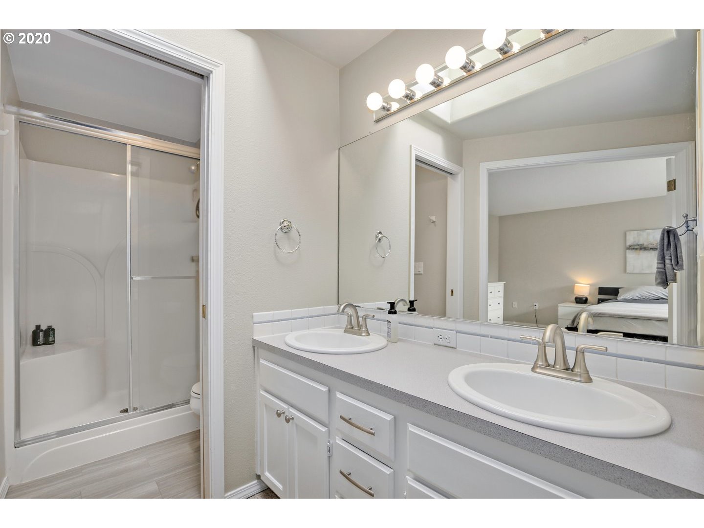 9333 Southwest Fast Place Portland, OR 97223 - Photo 21 of 32 Gallery Image 21