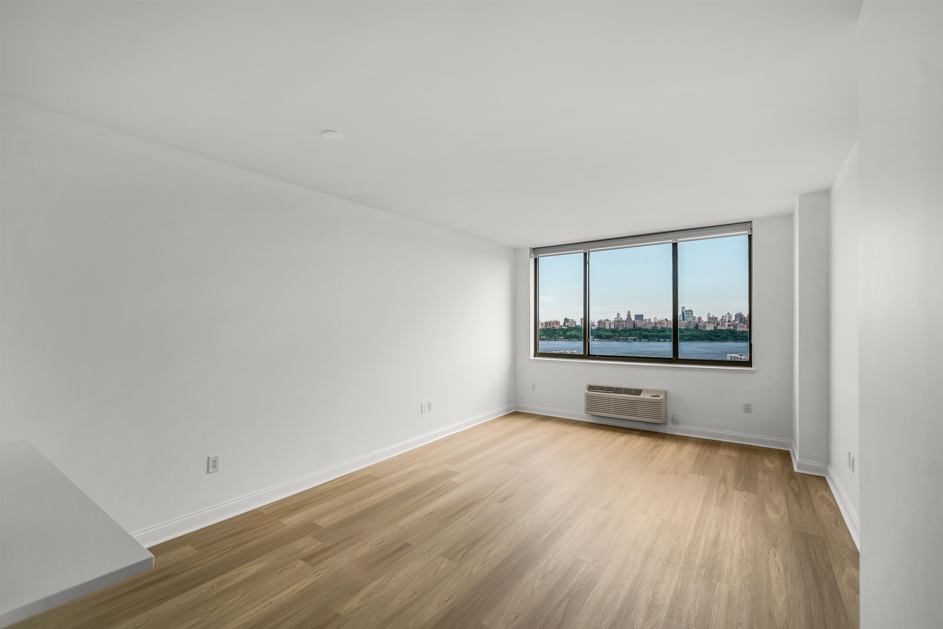 99 Gorge Road, Unit 1405 Edgewater, NJ 07020 - Photo 3 of 15