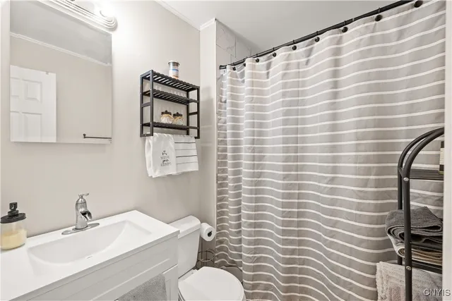 $209,900 | 431 Van Rensselaer Road, Utica, NY 13502