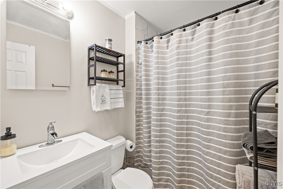 431 Van Rensselaer Road Utica, NY 13502 - Photo 15 of 25