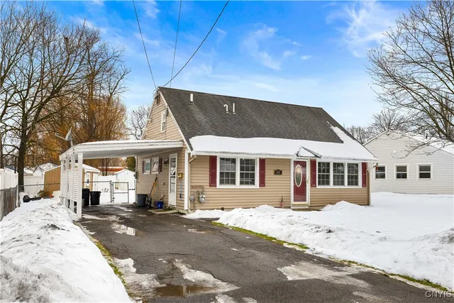 $209,900 | 431 Van Rensselaer Road, Utica, NY 13502