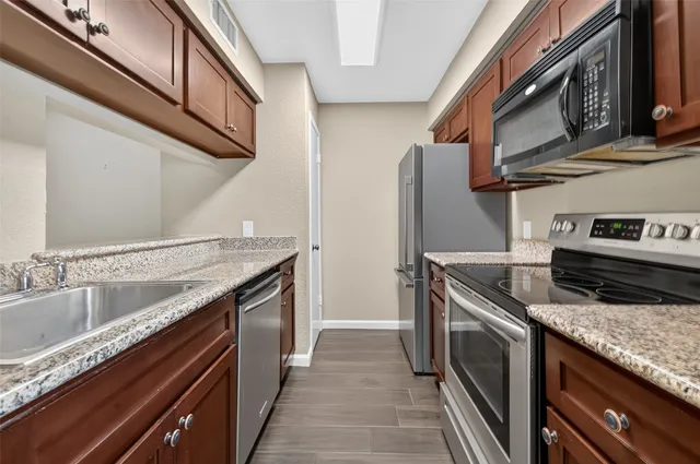 $1,500 | 6111 Beverly Hill Street, Unit 28, Houston, TX 77057