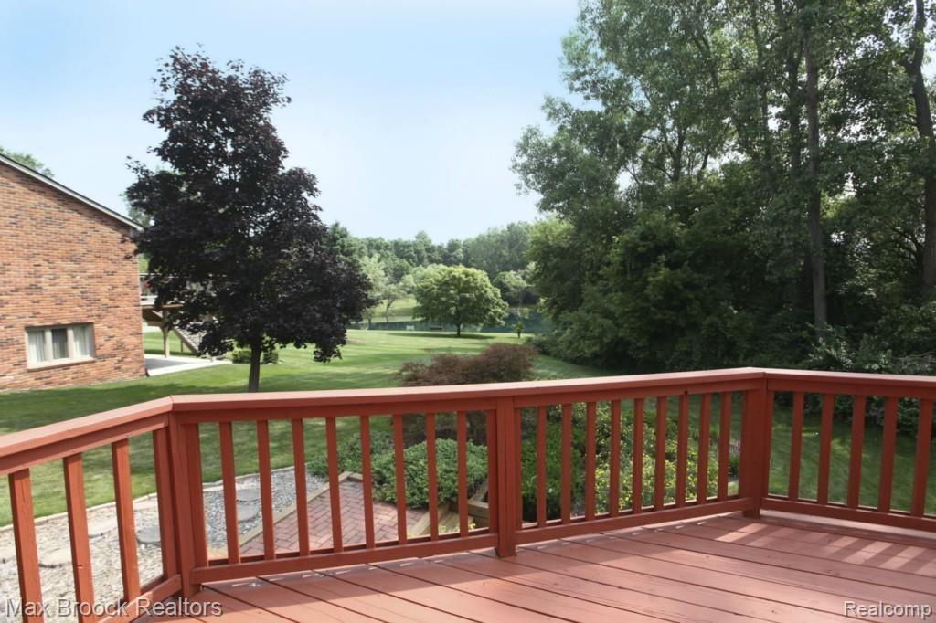 773 Ten Point Drive Rochester, MI 48309 - Photo 26 of 31 773 Ten Point-9825.jpg