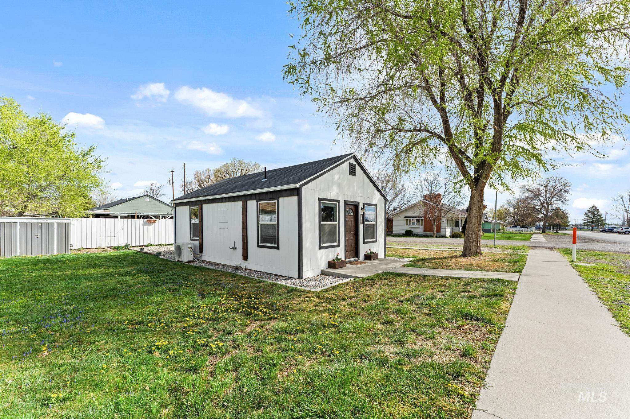 202 6th Street Filer, ID 83328 - Photo 2 of 29