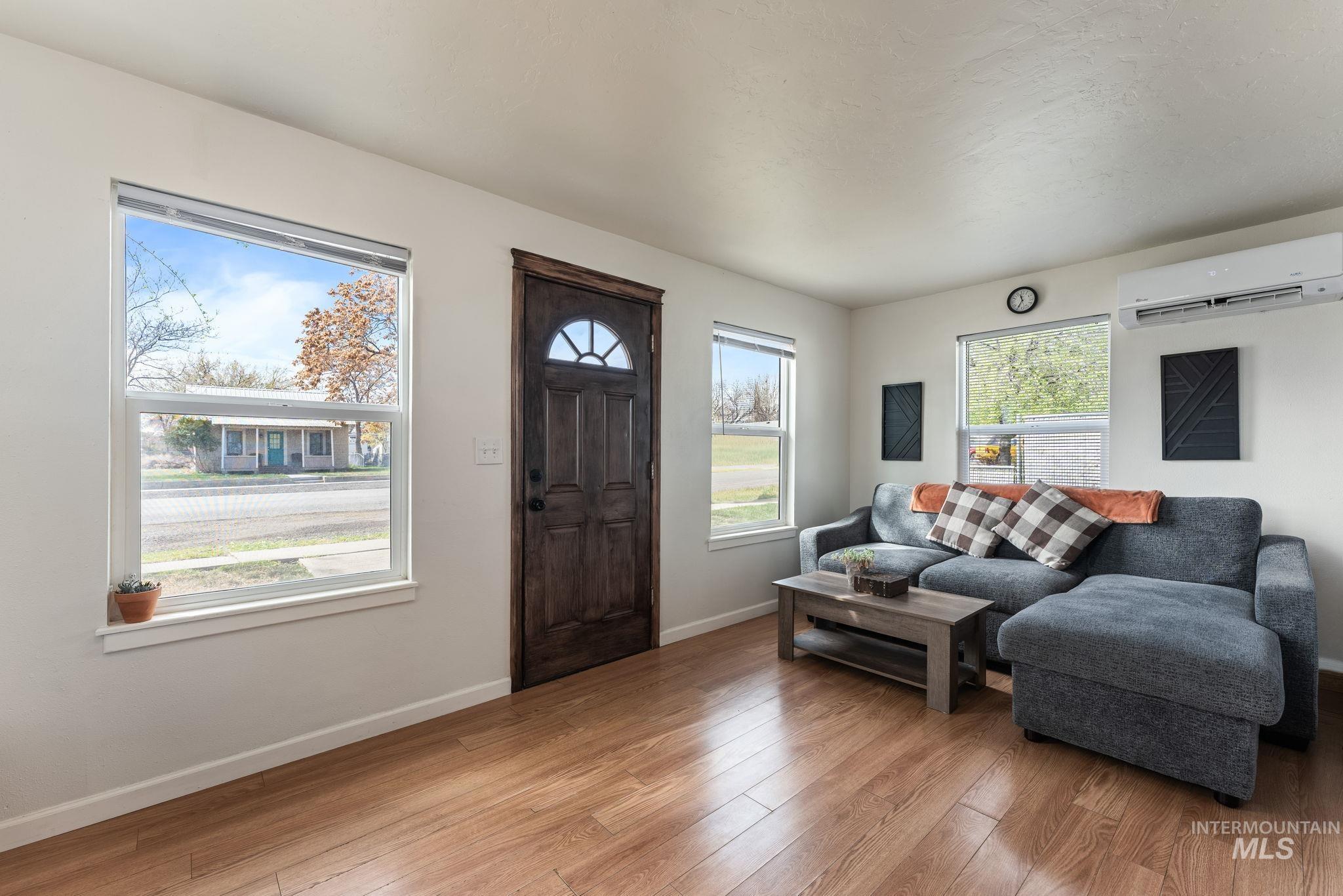 202 6th Street Filer, ID 83328 - Photo 8 of 29