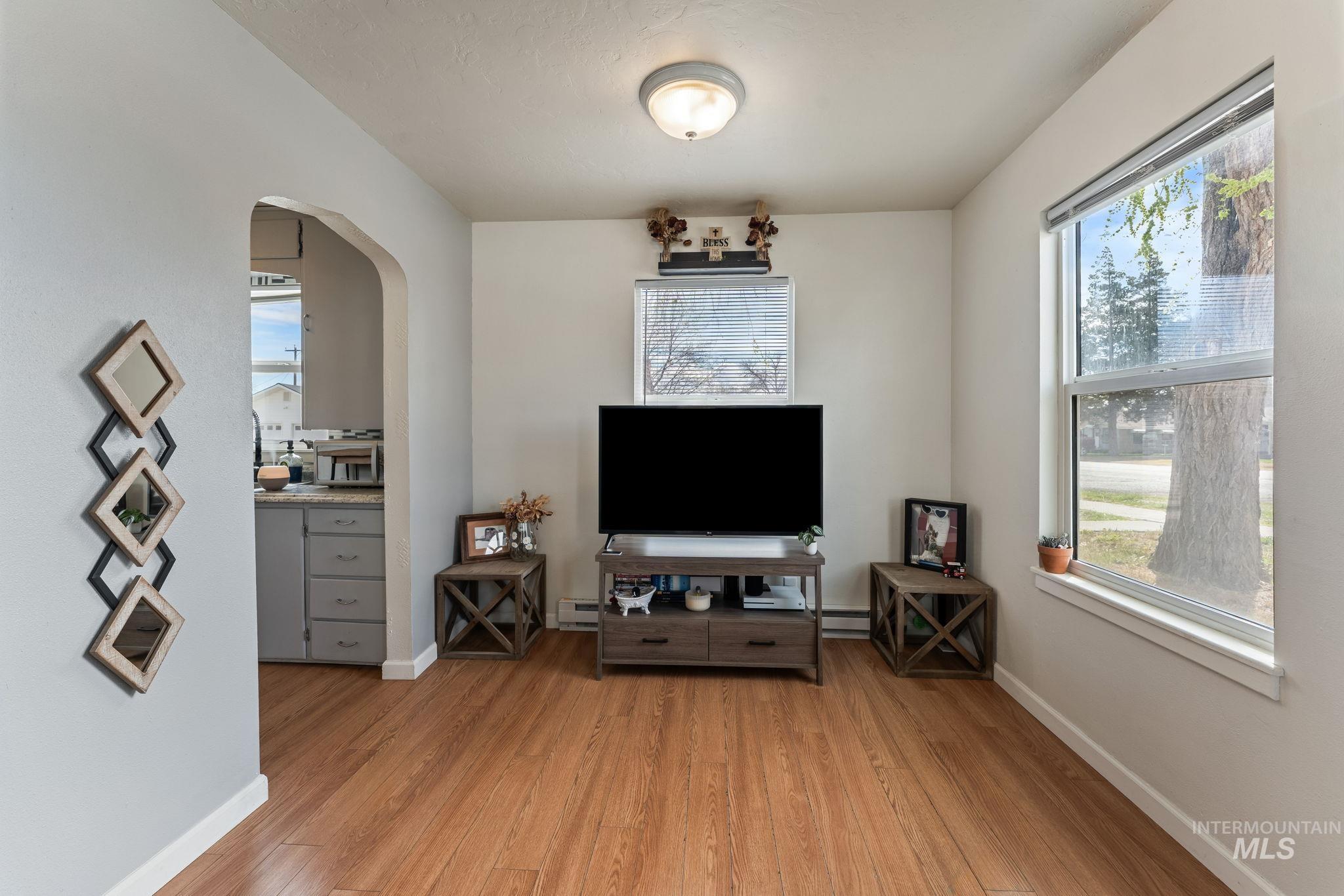 202 6th Street Filer, ID 83328 - Photo 10 of 29