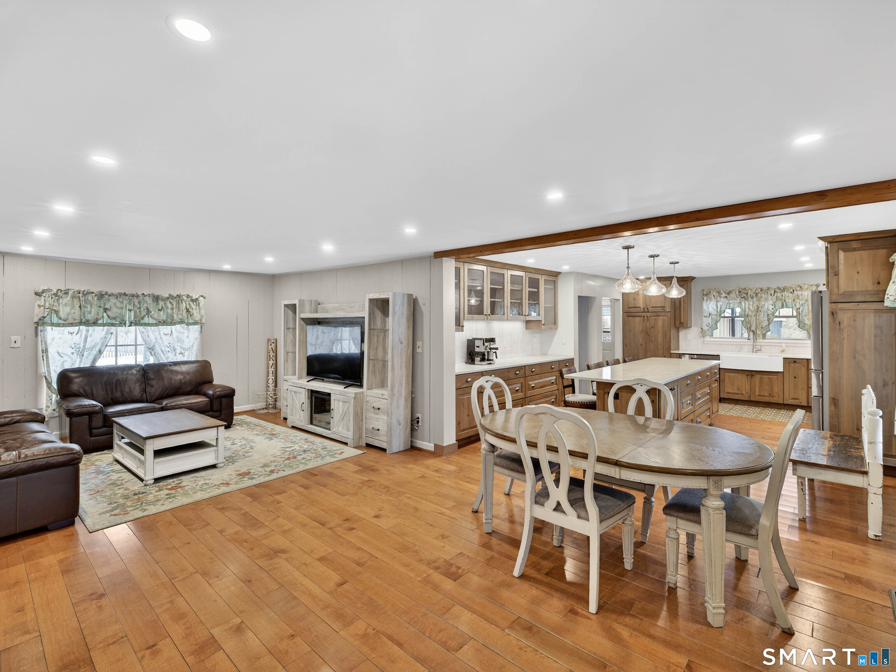 375 Old Jewett City Road Preston, CT 06365 - Photo 8 of 43