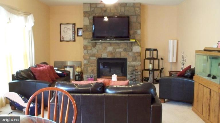 4710 Stellabrooke Lane Rosedale, MD 21237 - Photo 3 of 5 Family Room