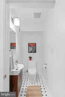 $1,200,000 | 869 Corinthian Avenue, Unit 3, Philadelphia, PA 19130