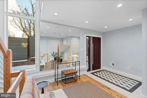 $1,200,000 | 869 Corinthian Avenue, Unit 3, Philadelphia, PA 19130