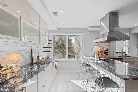 $1,200,000 | 869 Corinthian Avenue, Unit 3, Philadelphia, PA 19130