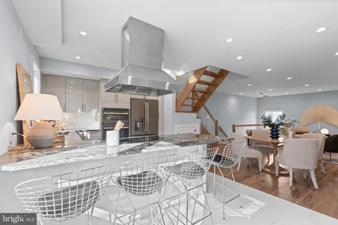 $1,200,000 | 869 Corinthian Avenue, Unit 3, Philadelphia, PA 19130