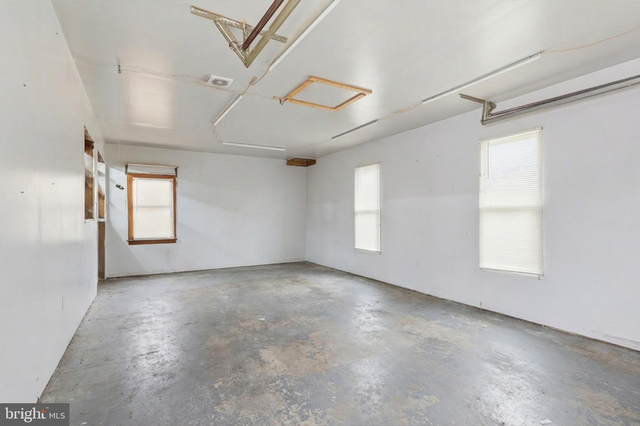 112 North Kennedy Road Sterling, VA 20164 - Photo 30 of 39 a view of a livingroom with a window