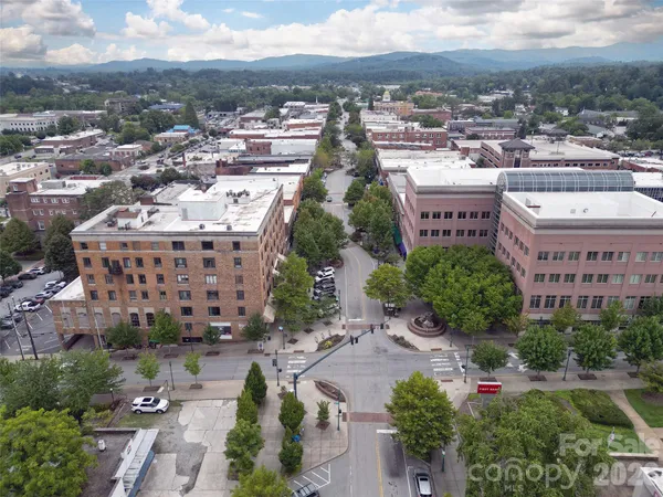 $385,000 | 538 North Main Street, Unit 305 308, Hendersonville, NC 28792