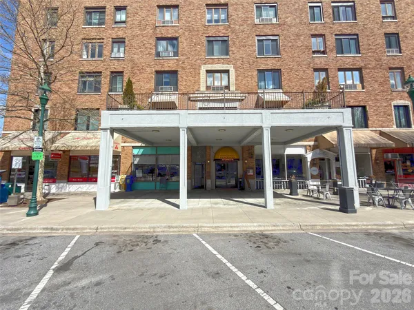 $385,000 | 538 North Main Street, Unit 305 308, Hendersonville, NC 28792