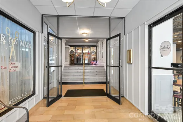 $385,000 | 538 North Main Street, Unit 305 308, Hendersonville, NC 28792