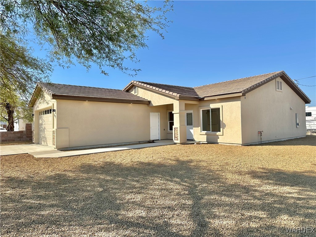 1671 Emerald Road Bullhead City, AZ 86442 - Photo 2 of 39 Front of Structure