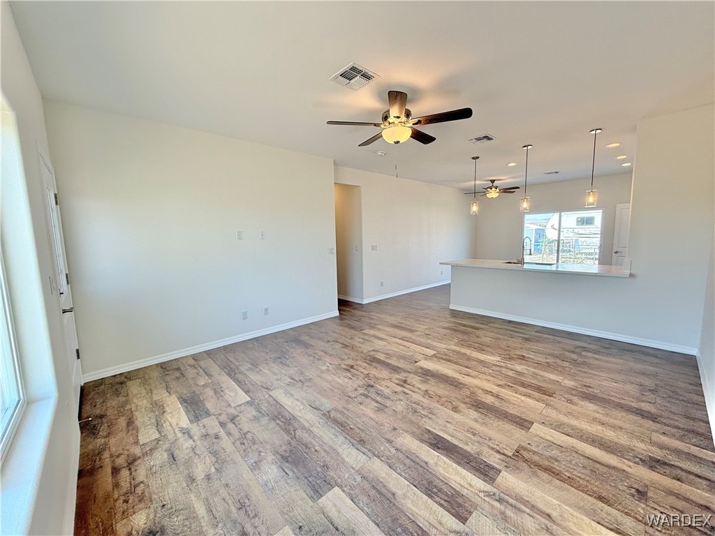 1671 Emerald Road Bullhead City, AZ 86442 - Photo 7 of 39 Living Room