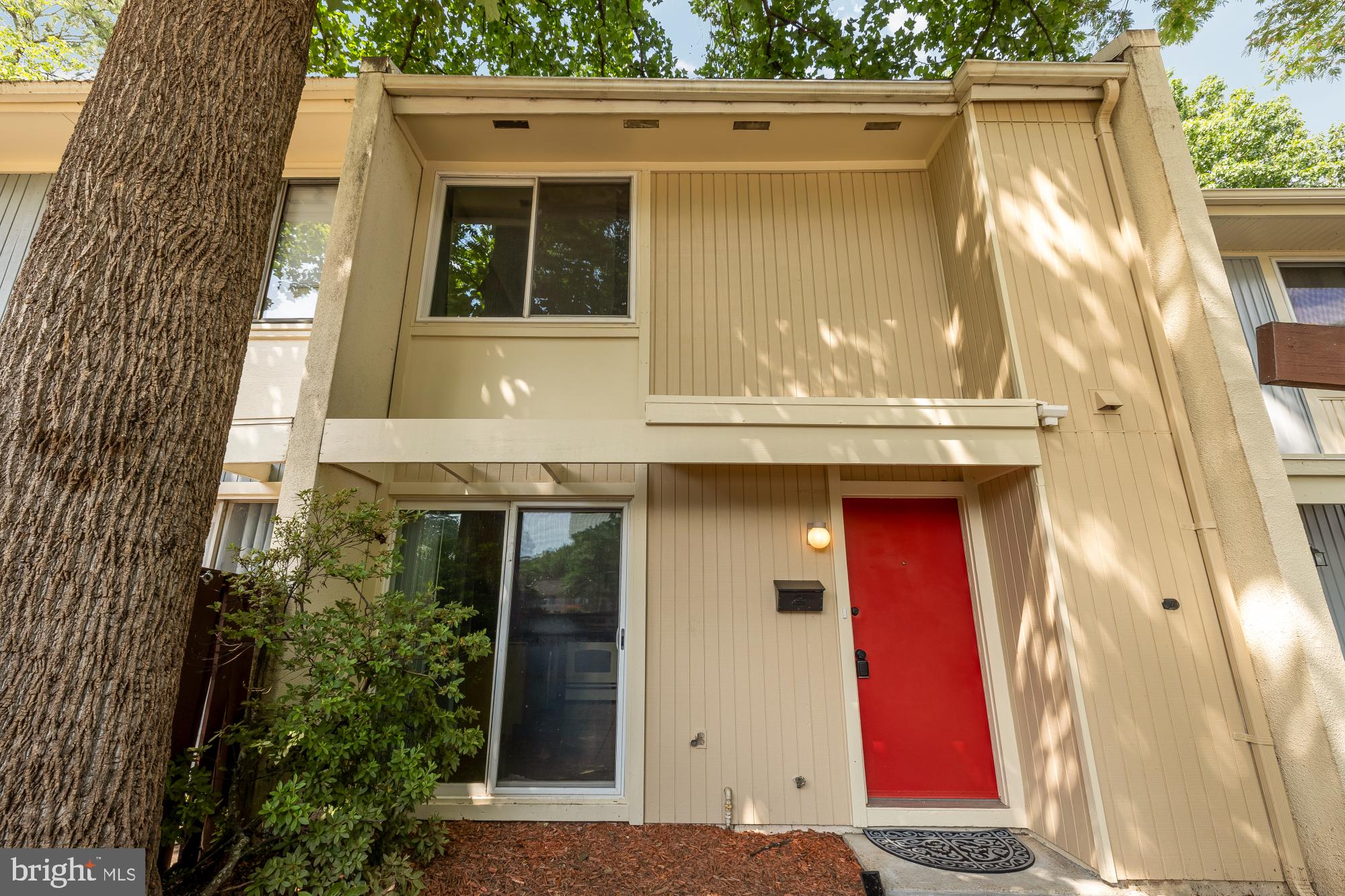 2240 Southgate Square Reston, VA 20191 - Photo 1 of 19 Welcome Home!