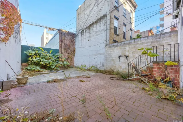 $4,200,000 | 565 Union Street, Unit 1 | Gowanus