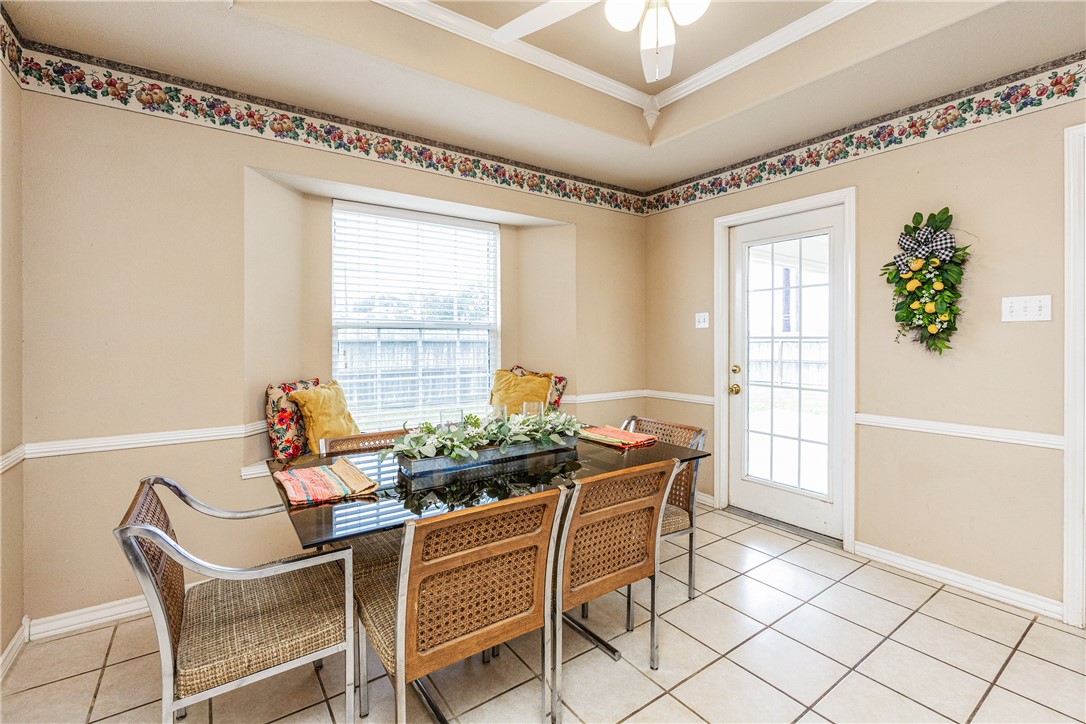 7306 Sun Valley Drive Corpus Christi, TX 78413 - Photo 16 of 40 a dining room with furniture and window