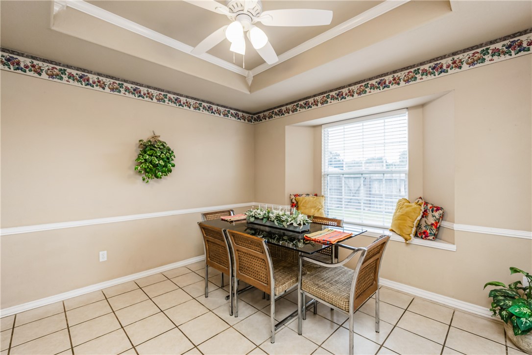 7306 Sun Valley Drive Corpus Christi, TX 78413 - Photo 17 of 40 a dining room with furniture and window