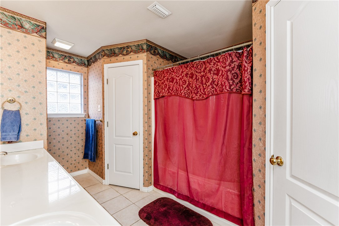 7306 Sun Valley Drive Corpus Christi, TX 78413 - Photo 21 of 40 a view of a door and a window in a room
