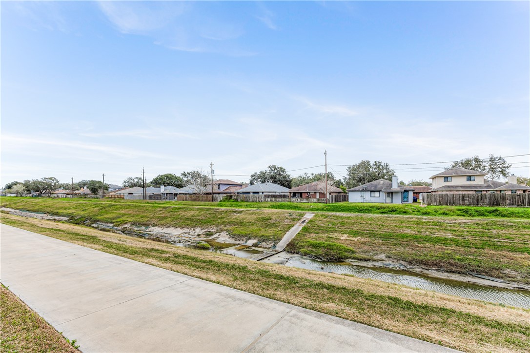 7306 Sun Valley Drive Corpus Christi, TX 78413 - Photo 39 of 40 a view of an ocean view