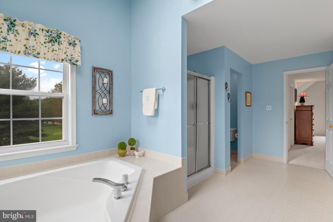 2018 Bustard Road Lansdale, PA 19446 - Photo 26 of 36 Master bath soaking tub