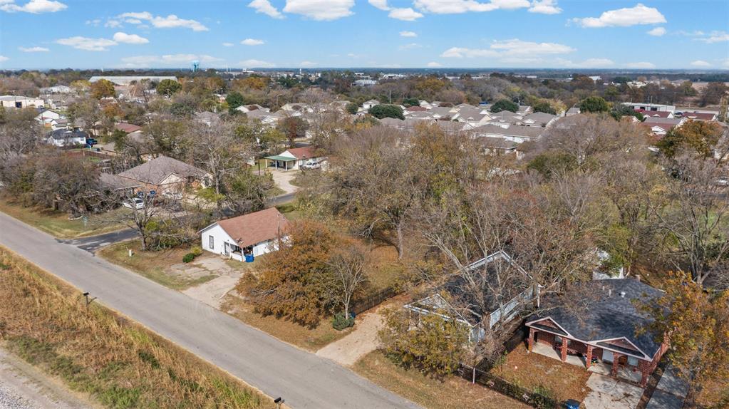 2002 Northeast Main Street Ennis, TX 75119 - Photo 16 of 30