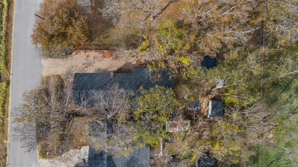 2002 Northeast Main Street Ennis, TX 75119 - Photo 18 of 30 a view of a yard