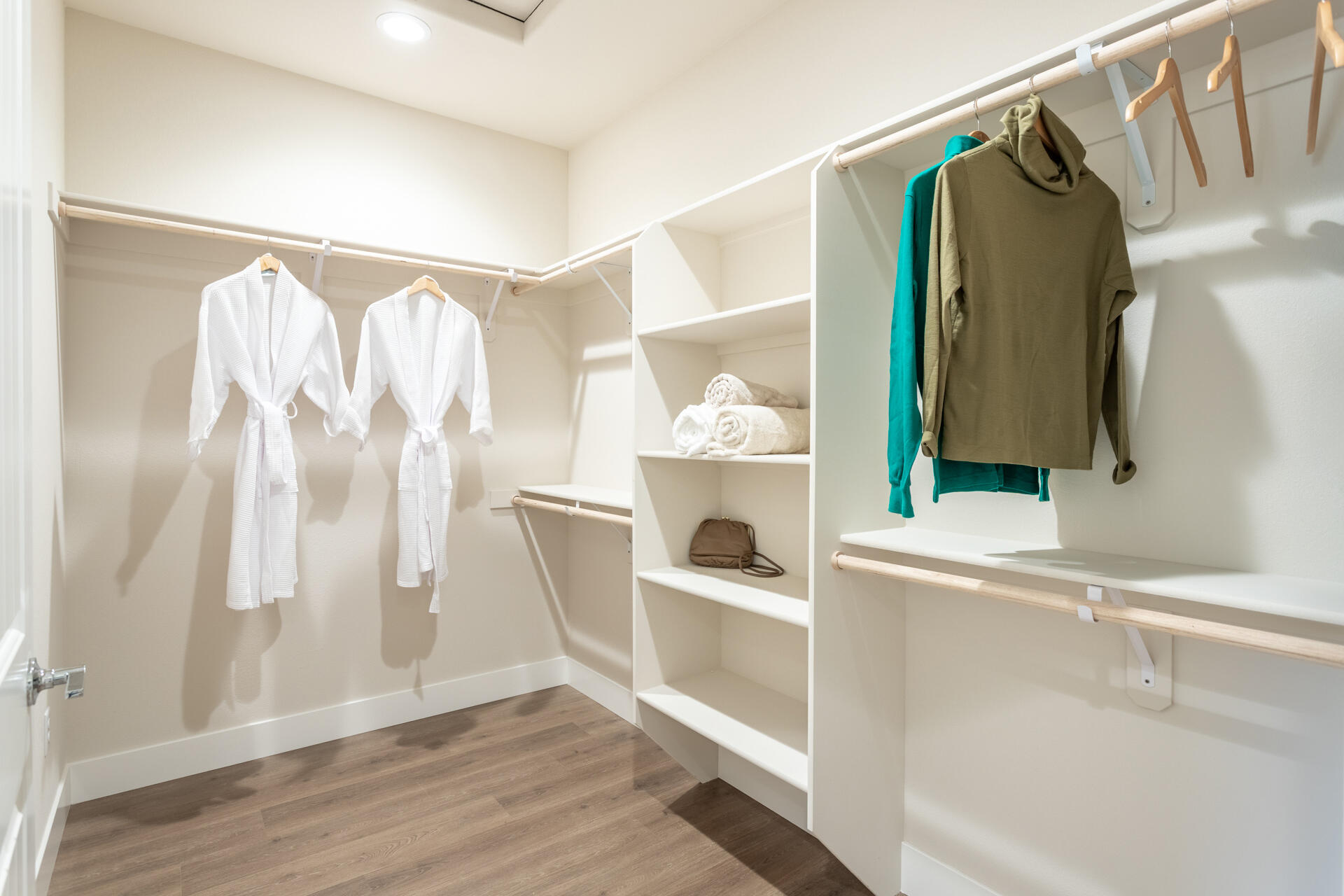 3225 Lower Lane Redding, CA 96002 - Photo 12 of 35 IMG_3578-HDR