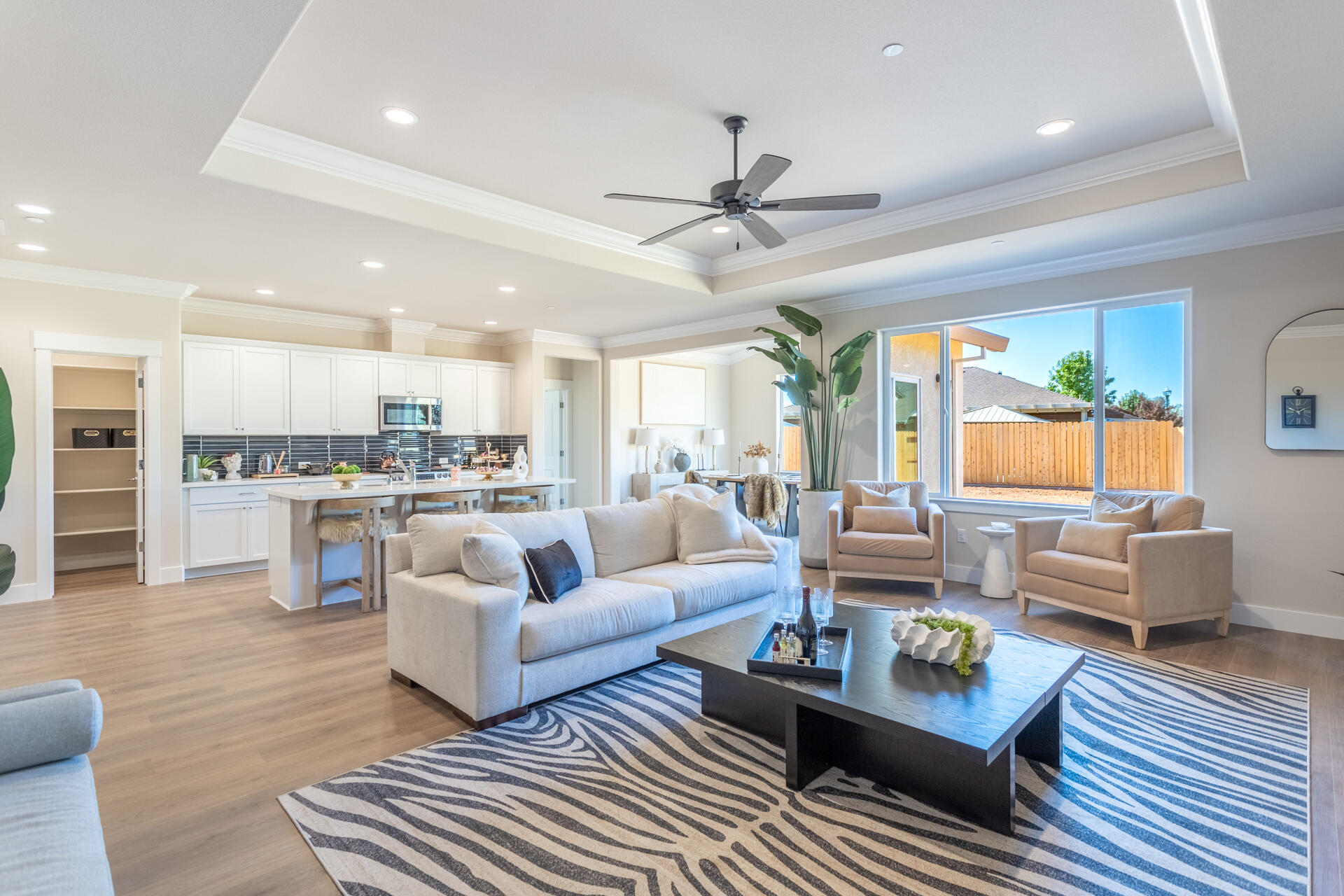 3225 Lower Lane Redding, CA 96002 - Photo 8 of 35 IMG_3535-HDR