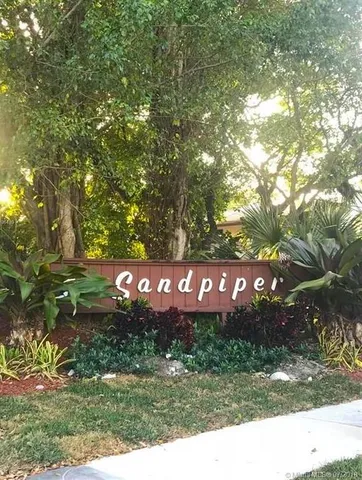 $3,200 | 598 Northeast 199th Terrace, Unit 6Y, Miami, FL 33179