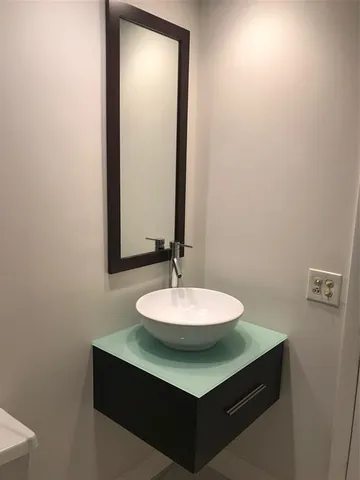 $3,200 | 598 Northeast 199th Terrace, Unit 6Y, Miami, FL 33179