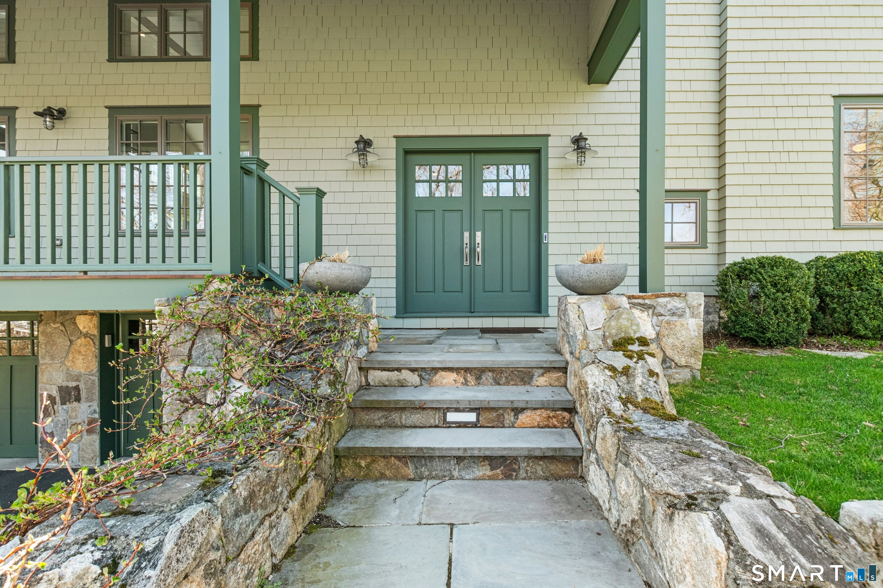 9 Dancing Bear Road Norwalk, CT 06853 - Photo 2 of 39