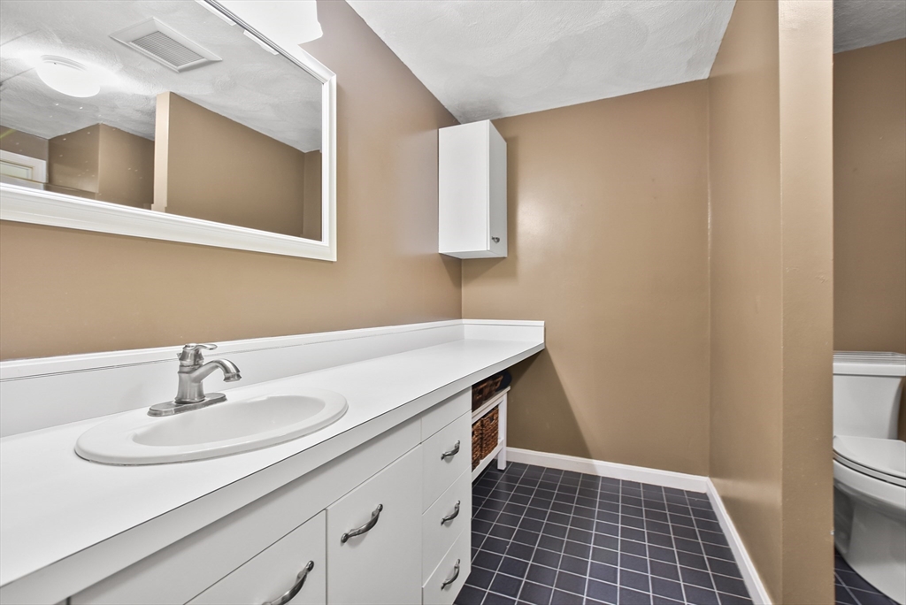 11 Deer Path, Unit 4 Maynard, MA 01754 - Photo 18 of 33 Gallery Image 18