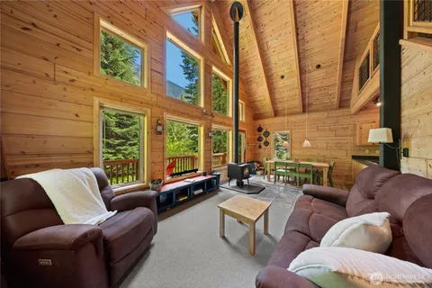 $569,950 | 42 Gold Creek Lane, Snoqualmie Pass, WA 98068