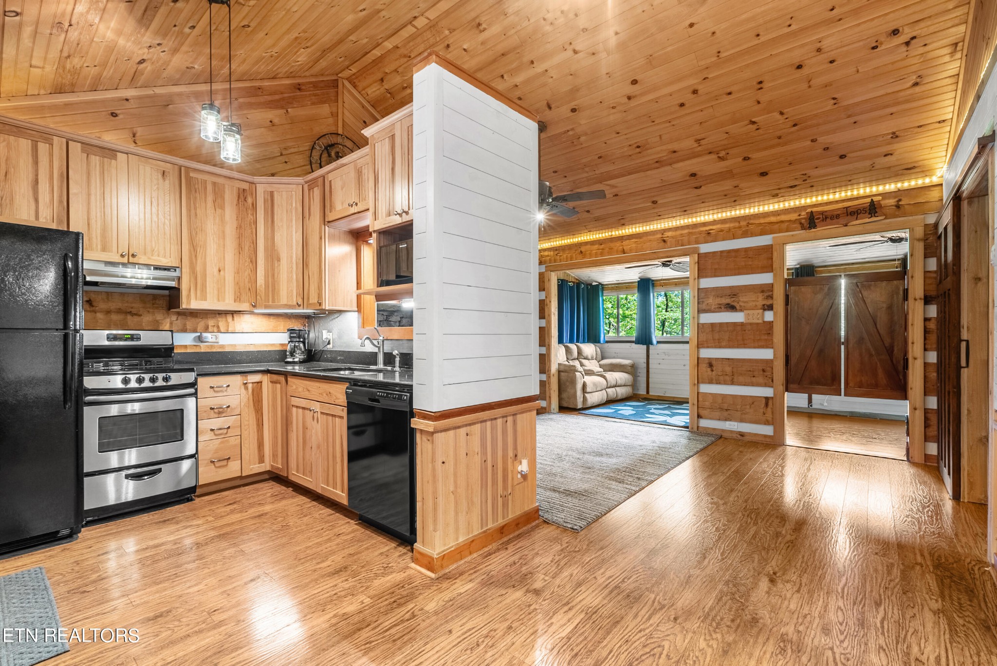1810 Ridgecrest Drive Sevierville, TN 37876 - Photo 7 of 26 Gallery Image 7